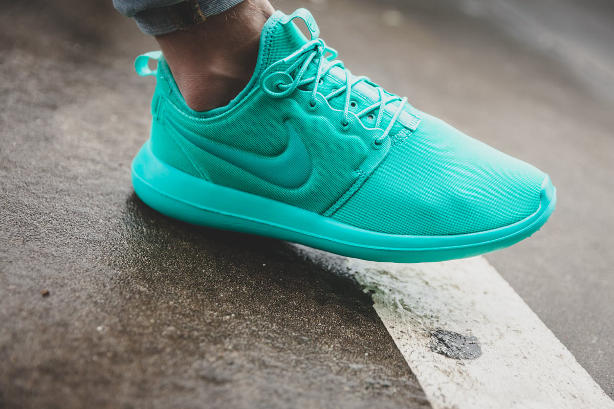 nike roshe two green