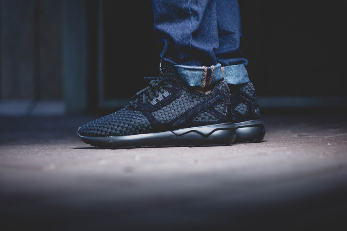 adidas tubular runner black