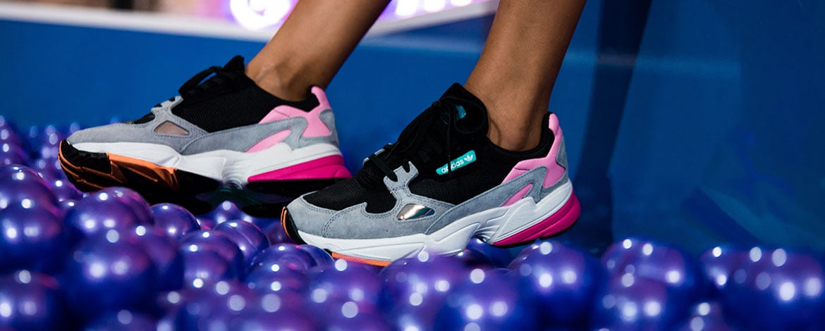 adidas Originals Falcon W Damen Sneaker Mehrfarbig adidas Originals Falcon W Damen Sneaker Mehrfarbig